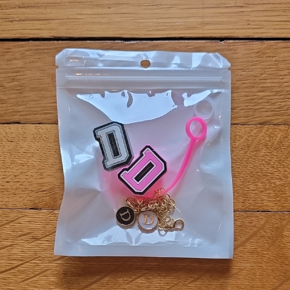 NIB, 4PC Tumbler Accessory Set, "D" Letter Charms & Straw Toppers